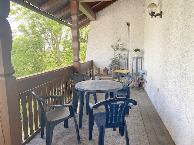 Gut geschnittene 2-Zimmerwohnung mit sehr großer Loggia in der Gemeinde Essenbach!