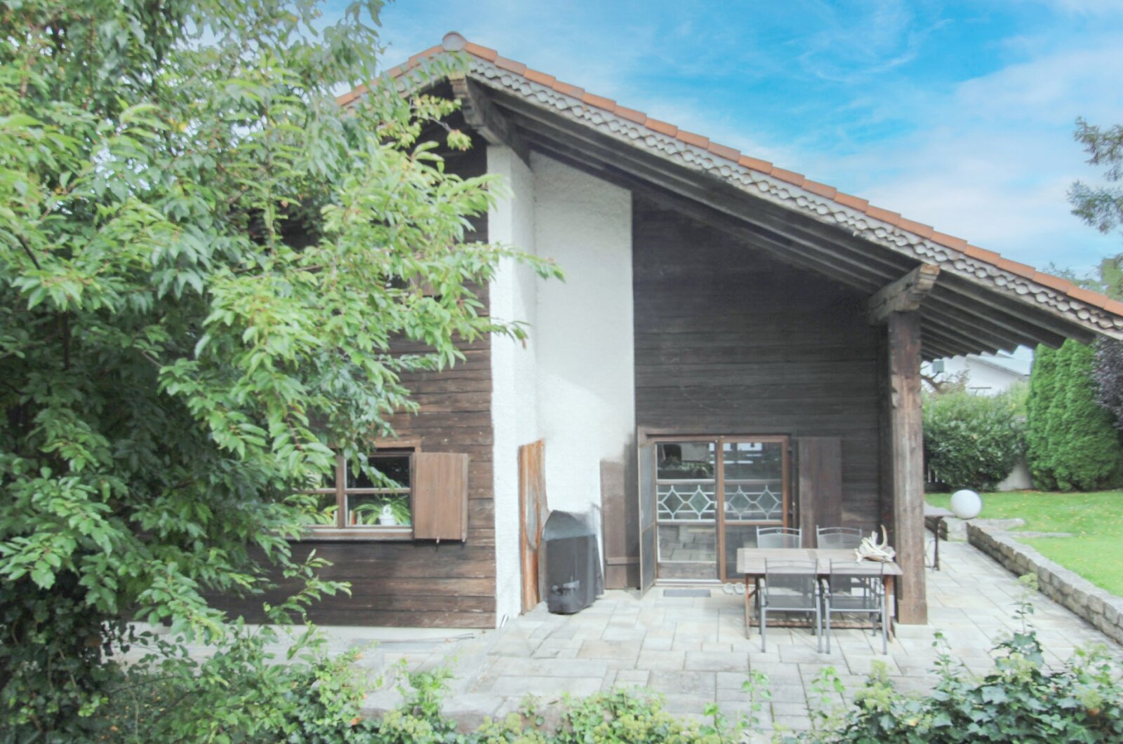 Tradition trifft Moderne: Außergewöhnliches Landhaus, ruhig gelegen nähe Landshut !