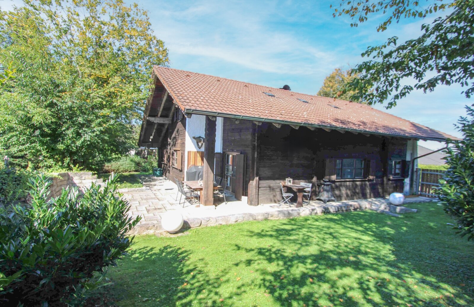 Tradition trifft Moderne: Außergewöhnliches Landhaus, ruhig gelegen nähe Landshut !