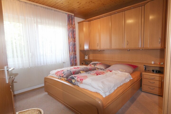 Wohnen auf einer Ebene: Ruhig gelegener Bungalow mit Doppelgarage (Erbpachtgrundstück)!