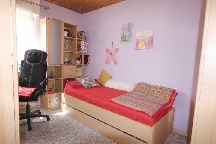 Wohnen auf einer Ebene: Ruhig gelegener Bungalow mit Doppelgarage (Erbpachtgrundstück)!