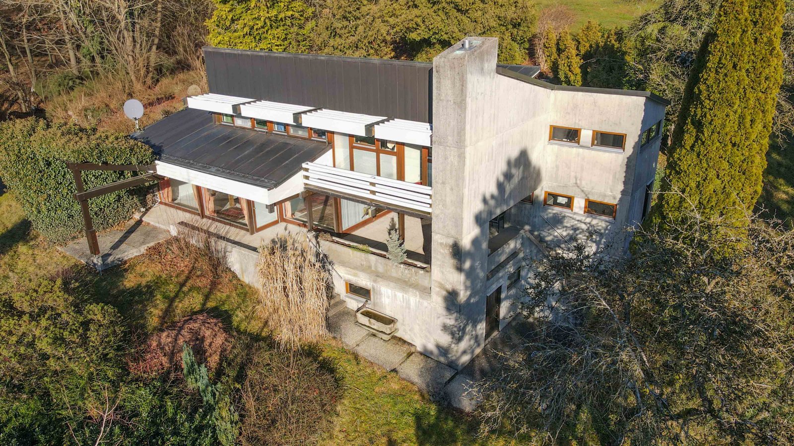 Residieren mit Weitblick: Architektenhaus in exklusiver Lage!