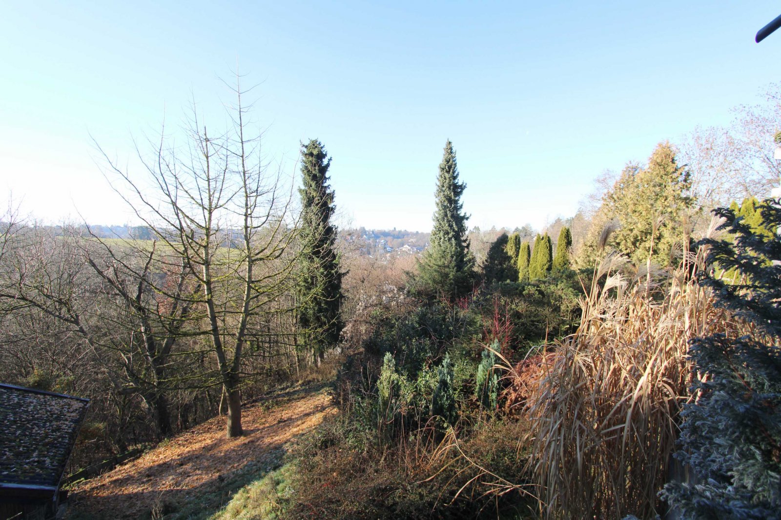 Residieren mit Weitblick: Architektenhaus in exklusiver Lage!