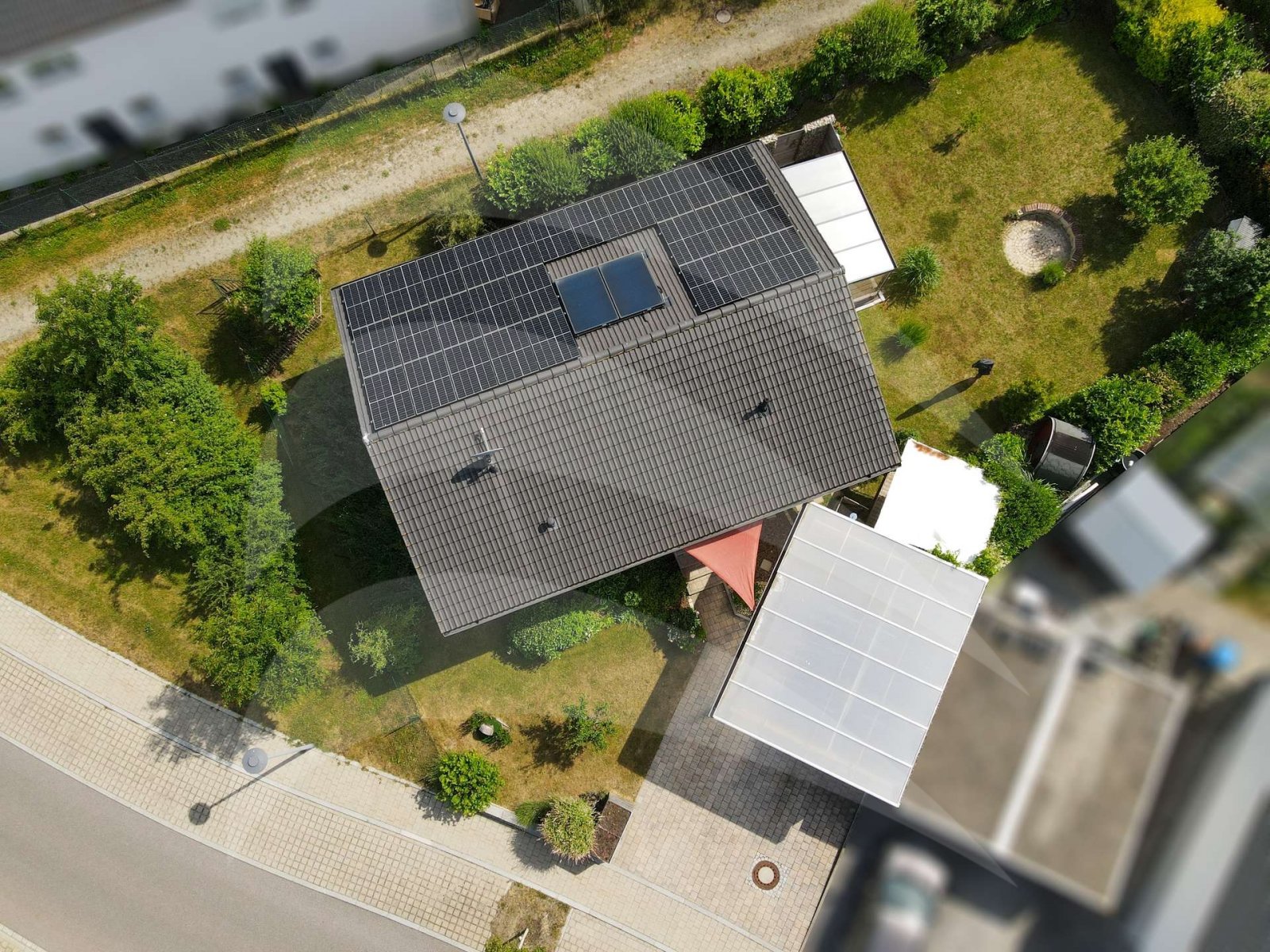 Moderner &amp; hochwertiger Bungalow mit liebevoll gestaltetem Garten und nachhaltigem Energiekonzept