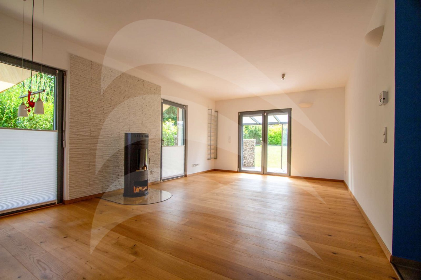 Moderner &amp; hochwertiger Bungalow mit liebevoll gestaltetem Garten und nachhaltigem Energiekonzept