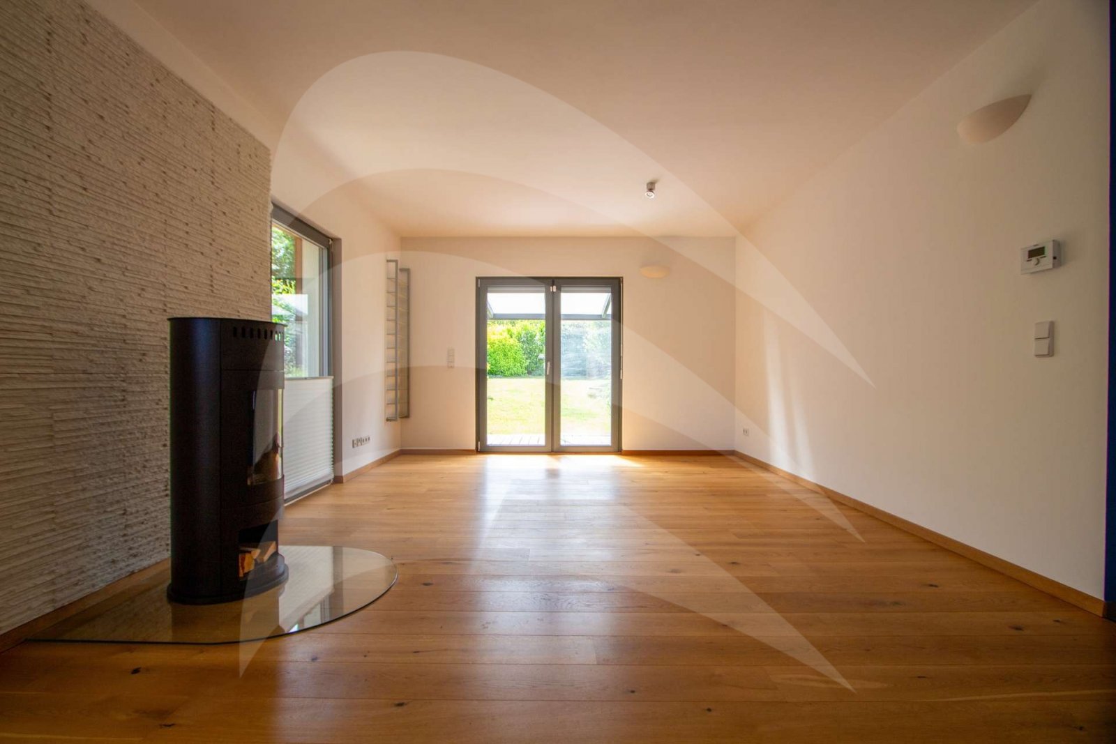 Moderner &amp; hochwertiger Bungalow mit liebevoll gestaltetem Garten und nachhaltigem Energiekonzept