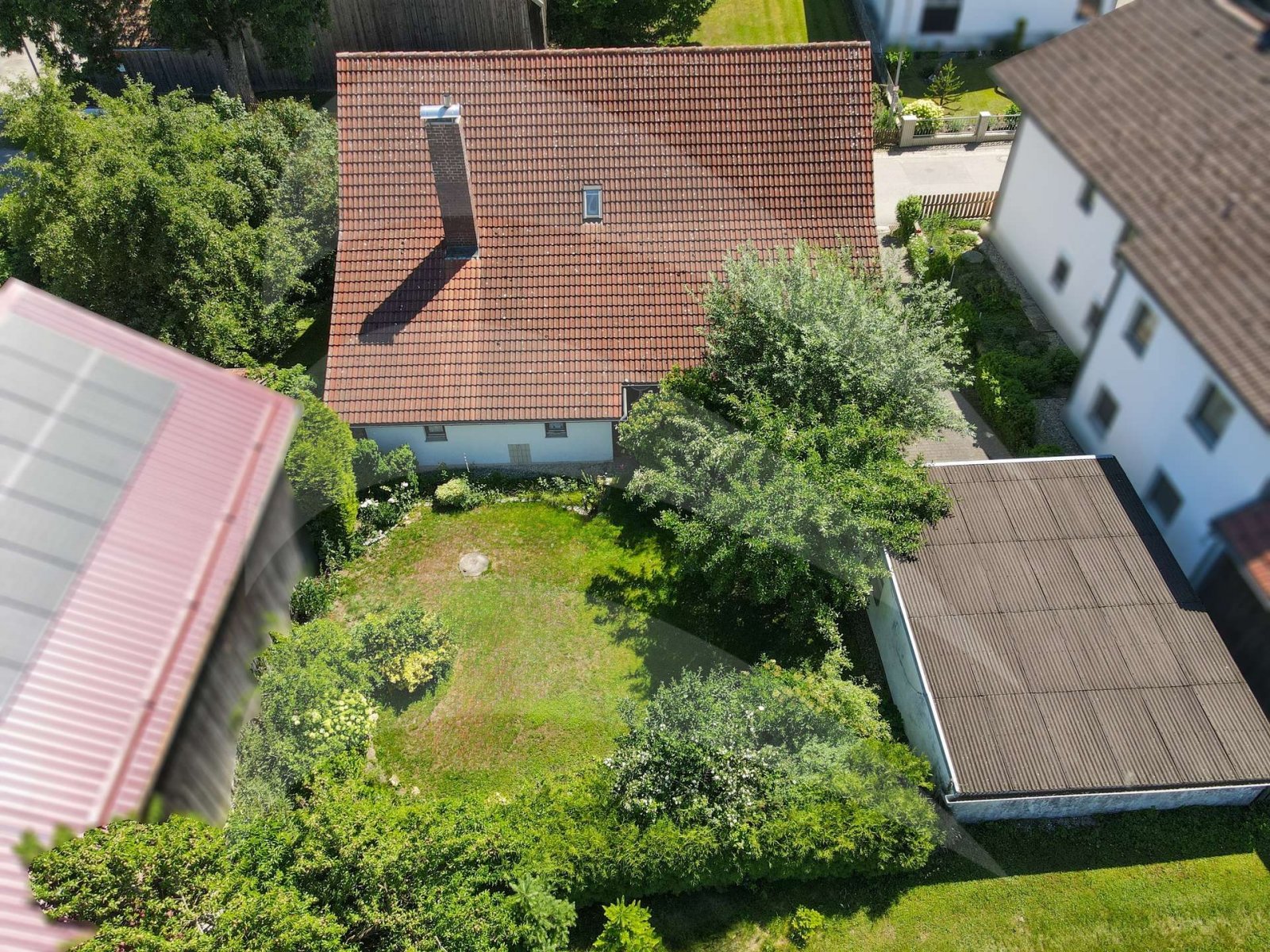 Freistehendes Einfamilienhaus mit Entwicklungspotenzial