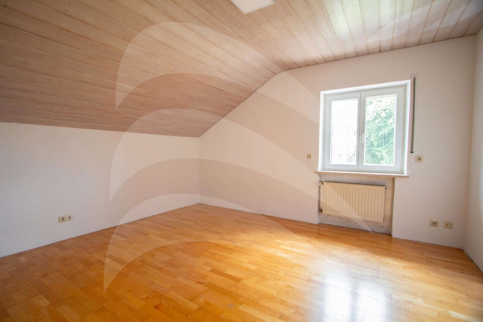 Wohnen im Grünen: Hochwertig renoviertes Einfamilienhaus in traumhafter Dorflage nahe Vilsbiburg