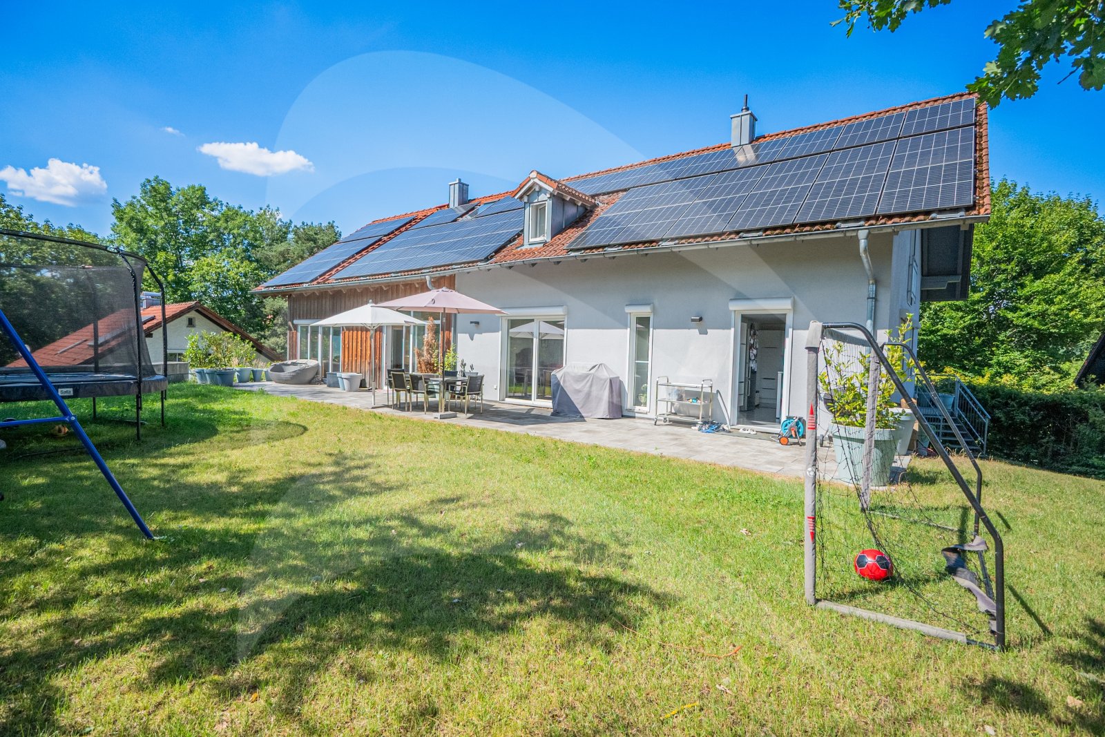 Saniertes Einfamilienhaus mit ELW, PV-Anlage & vielseitigen Nutzungsmöglichkeiten in Passau-Neustift