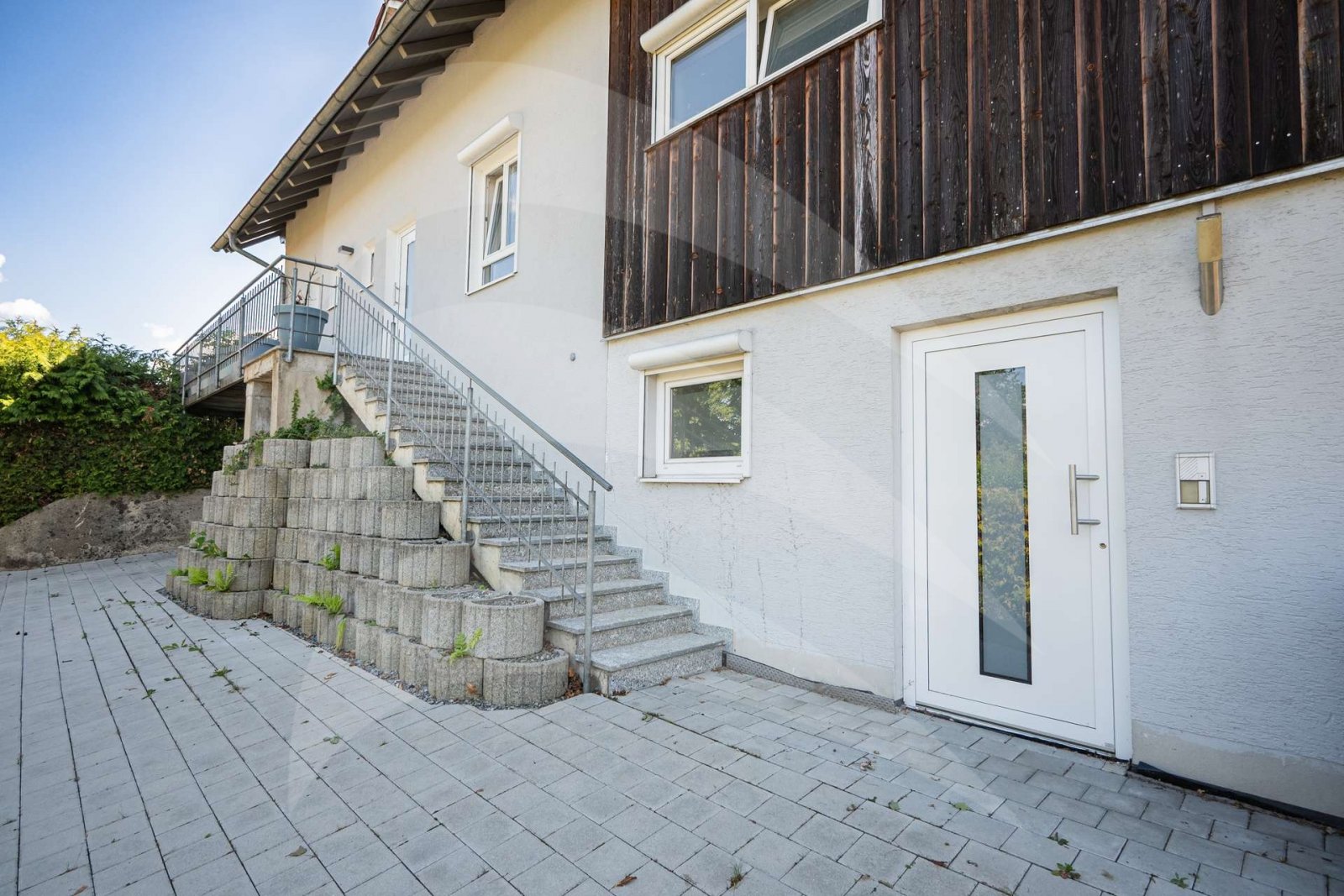 Saniertes Einfamilienhaus mit ELW, PV-Anlage & vielseitigen Nutzungsmöglichkeiten in Passau-Neustift