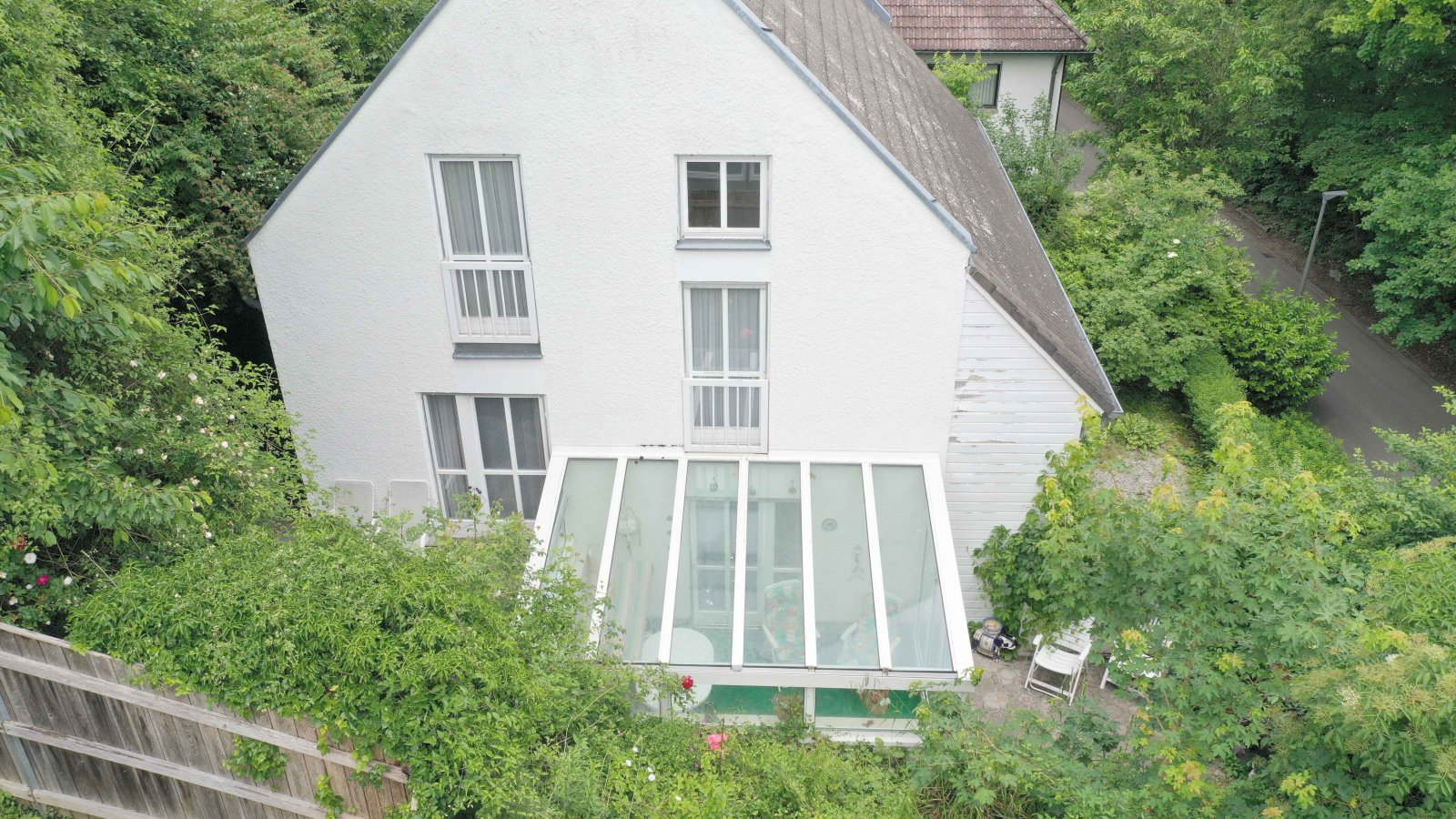 Individuelles Split-Level-Haus in ruhiger Wohnlage in LA-Achdorf! (mit Video)
