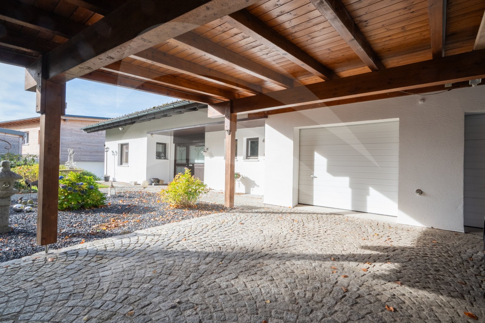 Großzügiges Zweifamilienhaus mit herrlichem Ausblick über Hauzenberg
