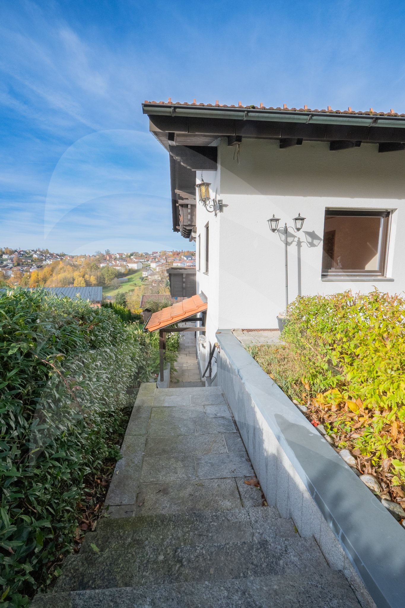 Großzügiges Zweifamilienhaus mit herrlichem Ausblick über Hauzenberg