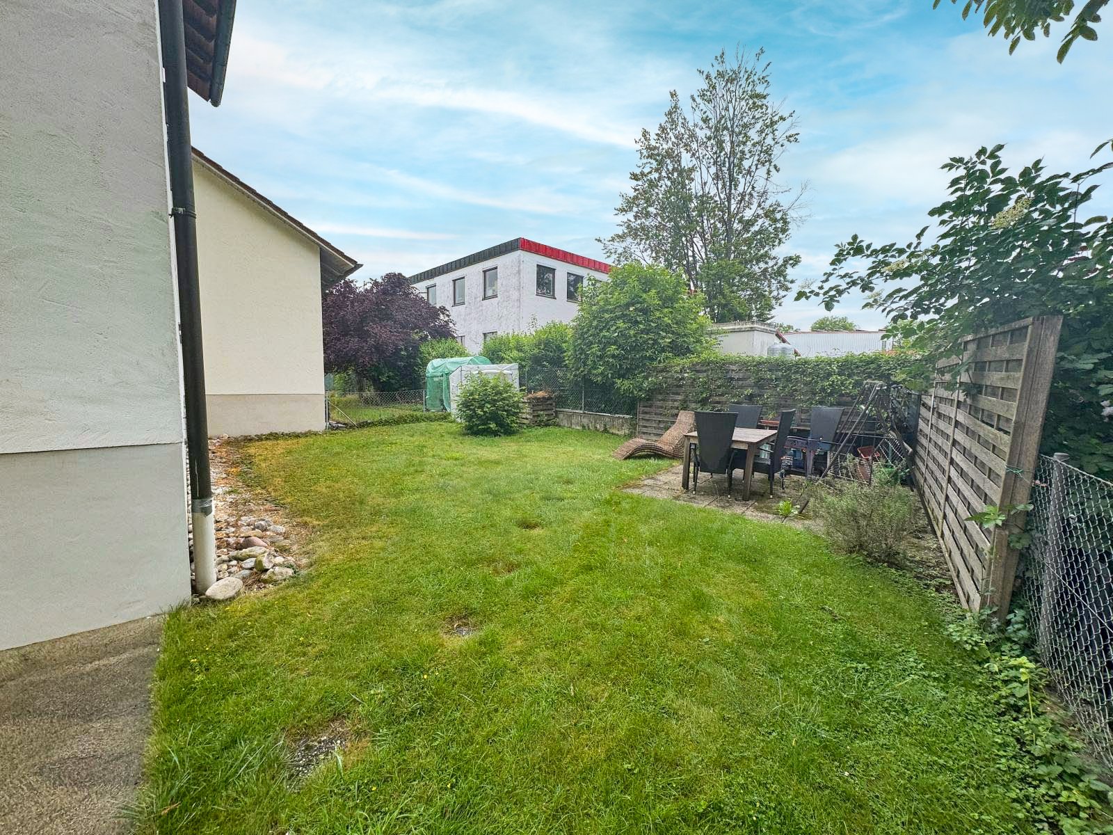 Vermietetes Mehrfamilienhaus mit 3 Wohnungen in Ergolding