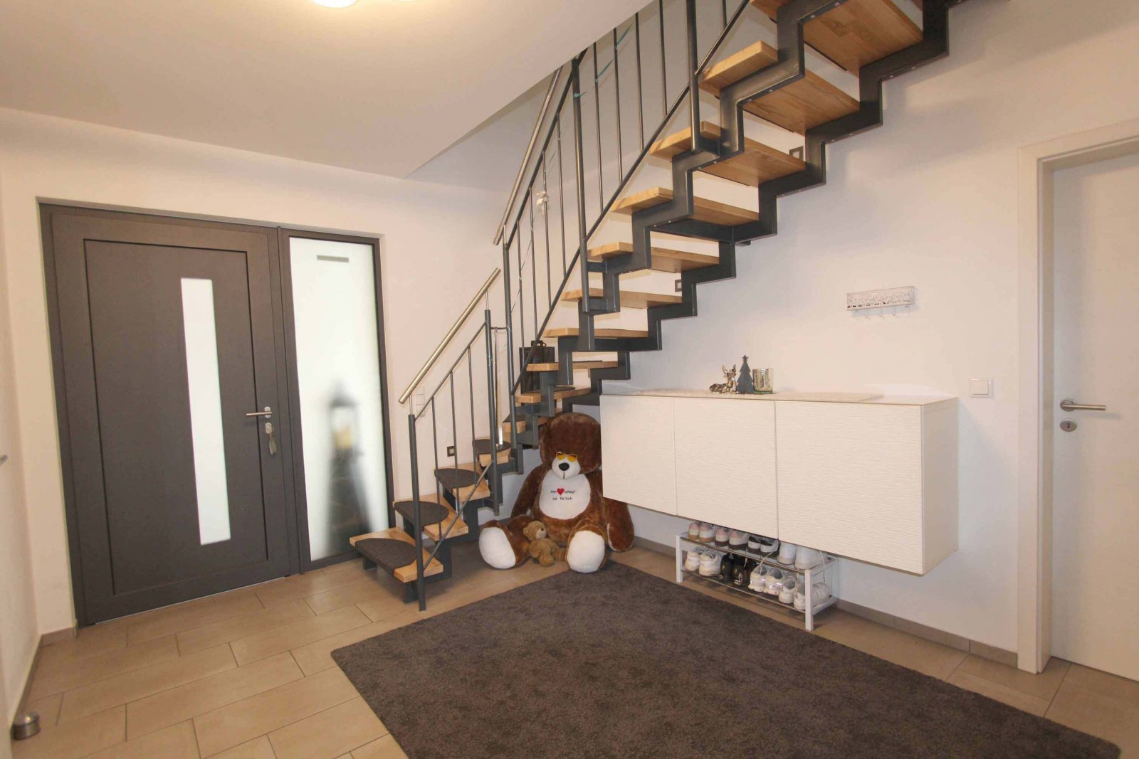 Charmantes Einfamilienhaus, ruhig gelegen mit Doppelgarage im Gemeindebereich Essenbach!