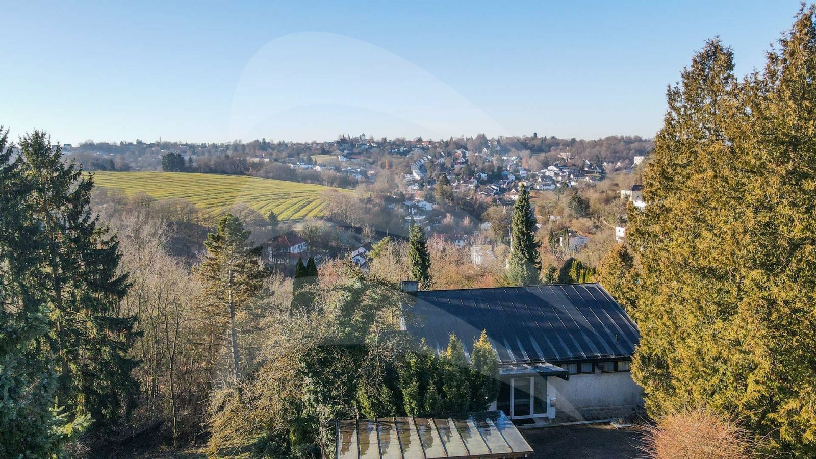 Wohnen mit Weitblick in exklusiver Lage auf einem großem Parkgrundstück!