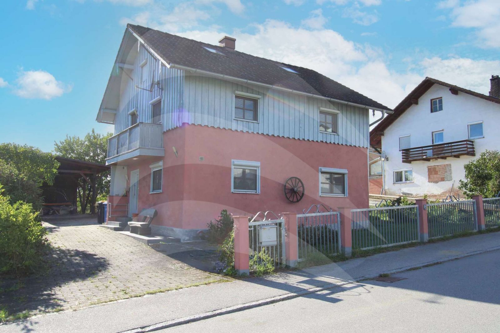 Renoviertes Einfamilienhaus mit kleinem Nebengebäude (auf Erbpacht)! Renoviertes Einfamilienhaus mit kleinem Nebengebäude (auf Erbpacht)!