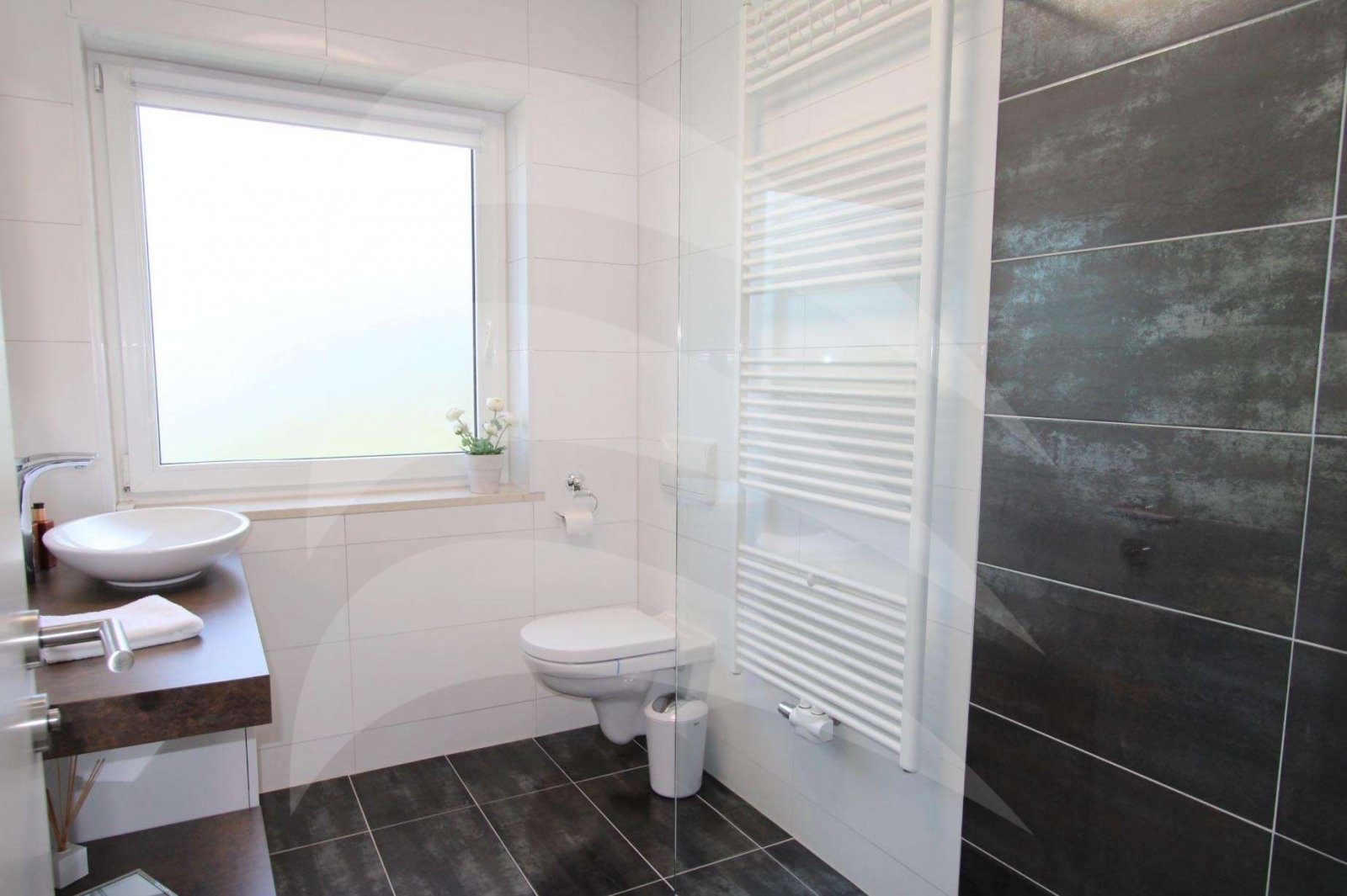 Bad klein Erdgeschoss