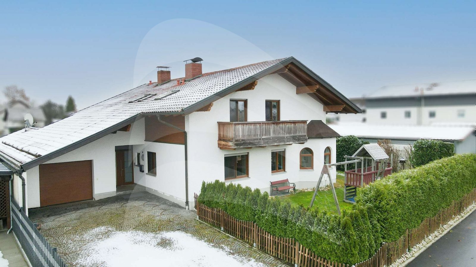 Plattling: Einfamilienhaus in Plattling mit 235 m² Wohnfläche Plattling: Einfamilienhaus in Plattling mit 235 m² Wohnfläche