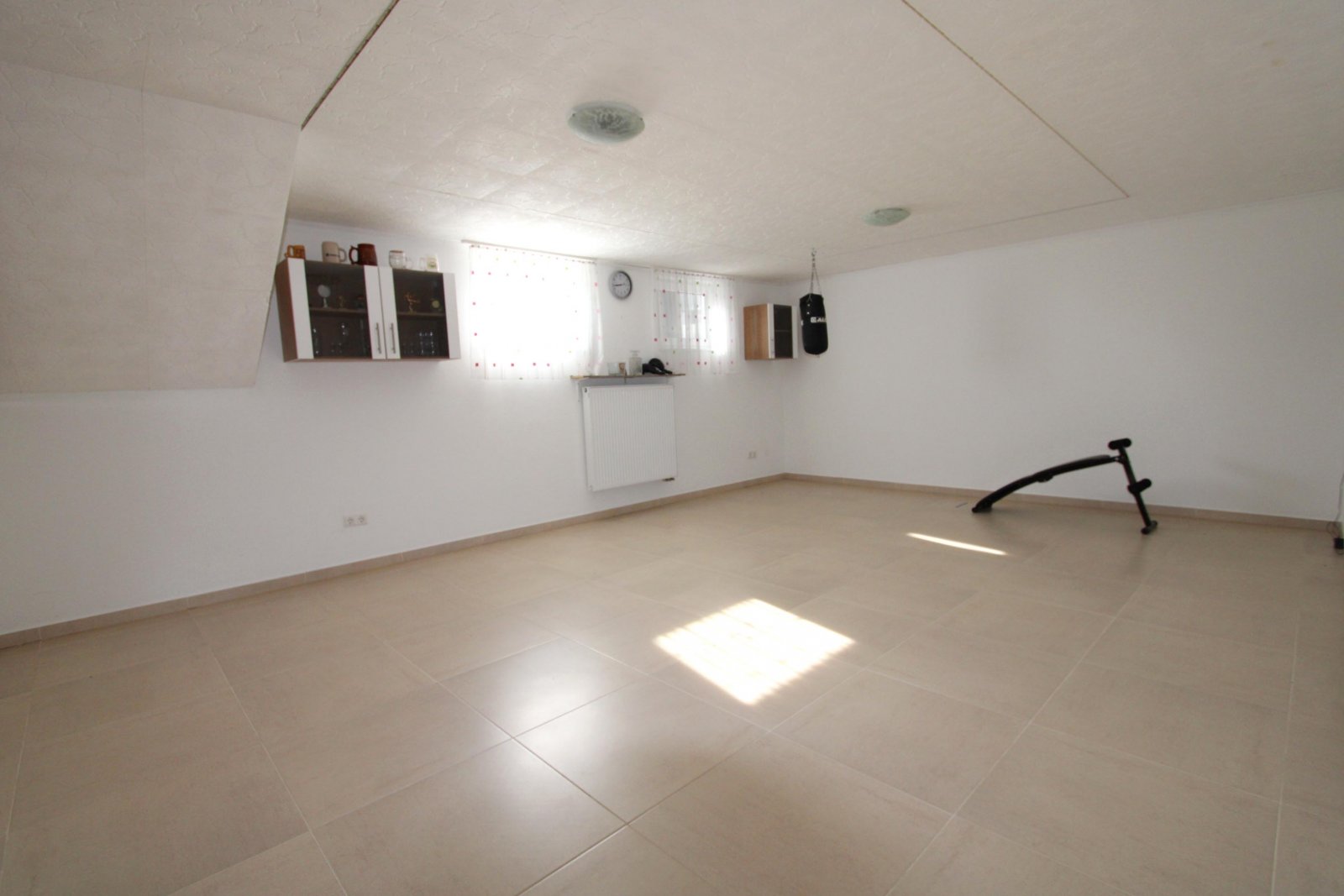 Hobbykeller im UG unter Garage