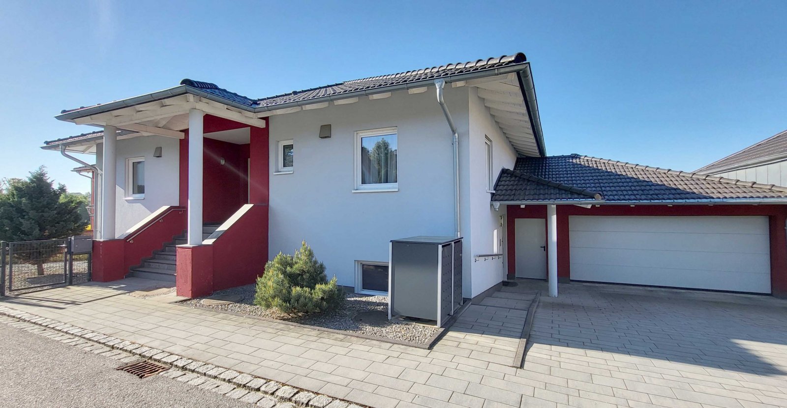 Straßenansicht Straßenansicht
