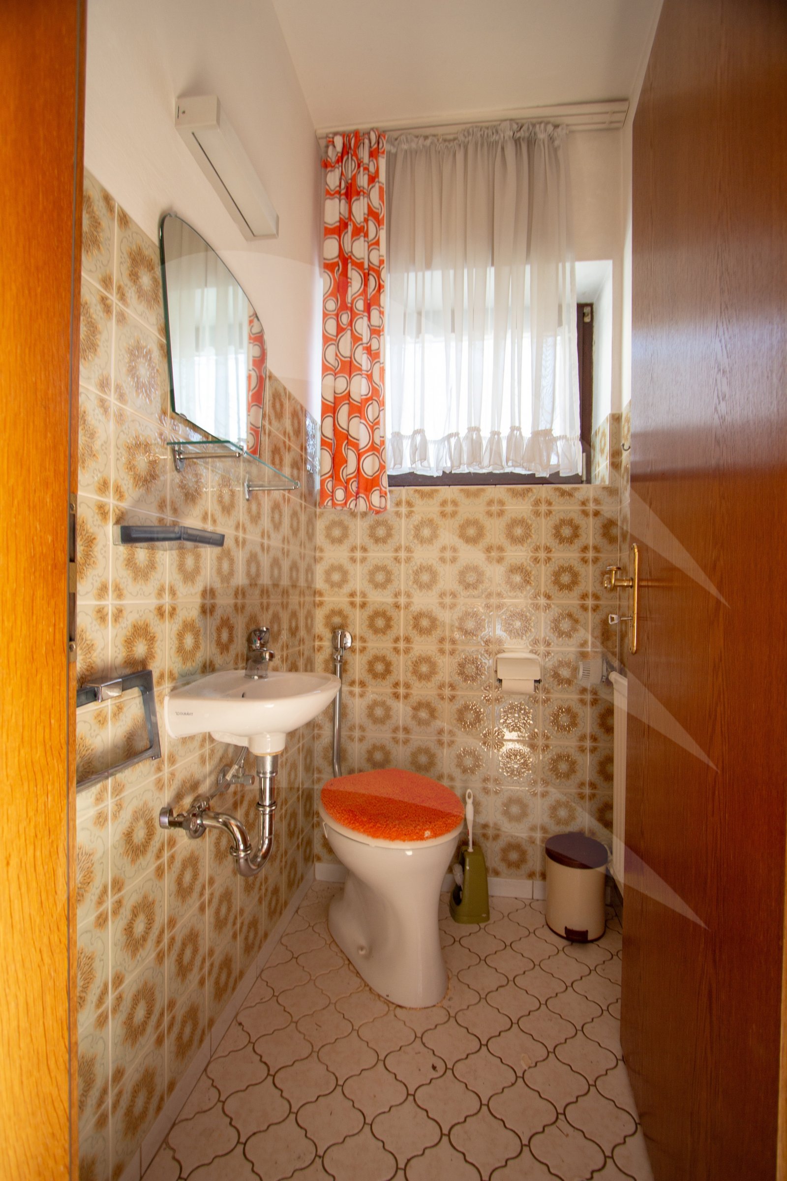 Gäste-WC (Anbau) Gäste-WC (Anbau)