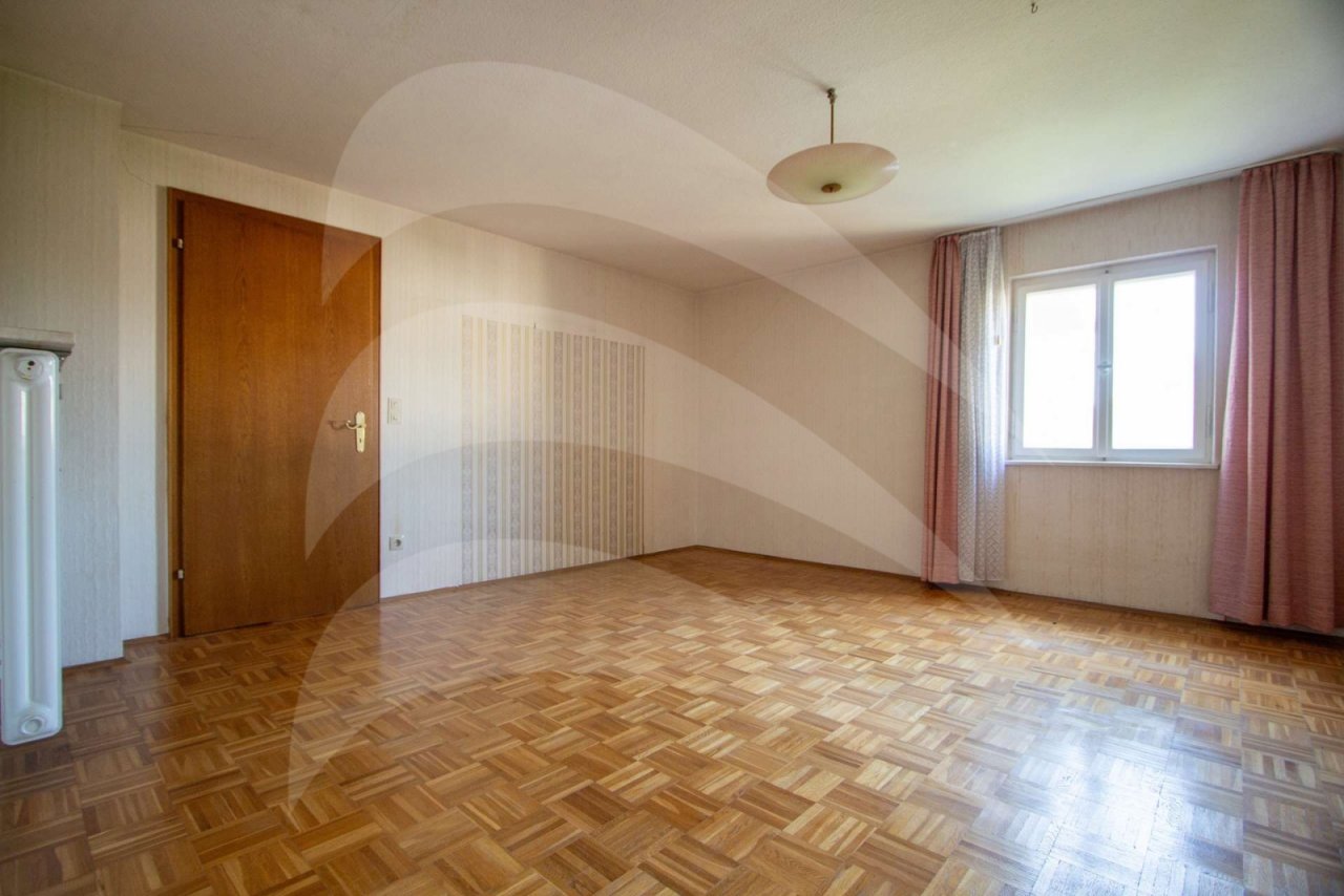 Zimmer OG (Altbestand) Zimmer OG (Altbestand)